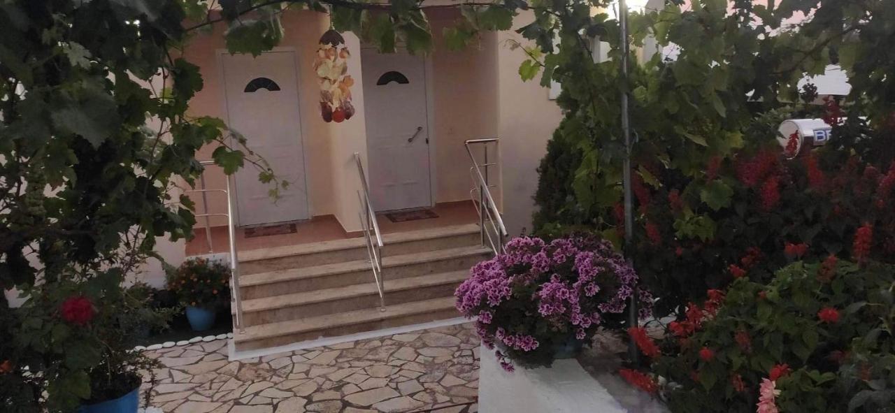 Vasil Rooms Lukovë Екстериор снимка