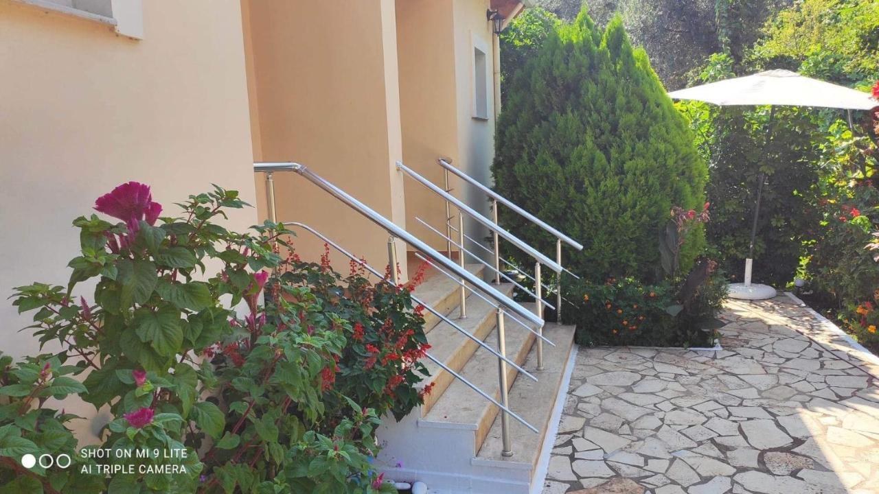 Vasil Rooms Lukovë Екстериор снимка